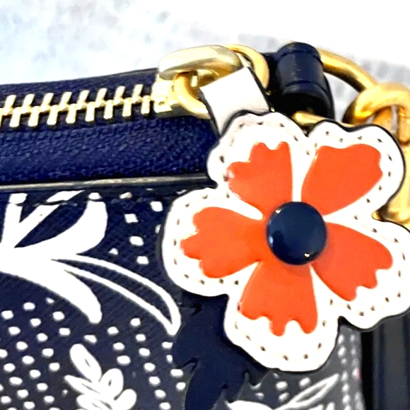 NEW~ Tory Burch Blake Printed Retro Batik Wallet, Card Holder & Cuff Bracelet - Picture 3 of 6